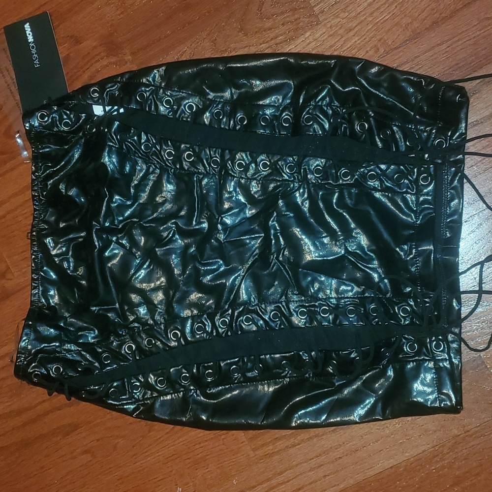 BNWT Fashion Nova black vegan leather lace up skirt Sz M